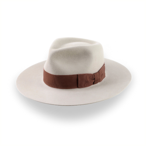 Chapeau Fedora à bord plat beige fabriqué sur mesure | The Rusty 11